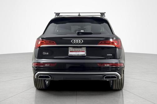 Mythos Black Metallic 2023 Audi Q5 45 S line Premium Plus