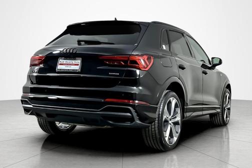 2021 Audi Q3 45 S line Premium