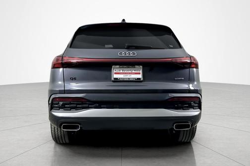 Tambora Gray Metallic 2025 Audi Q5 Premium TFSI quattro S tronic