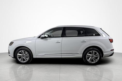2023 Audi Q7 45 Premium Plus