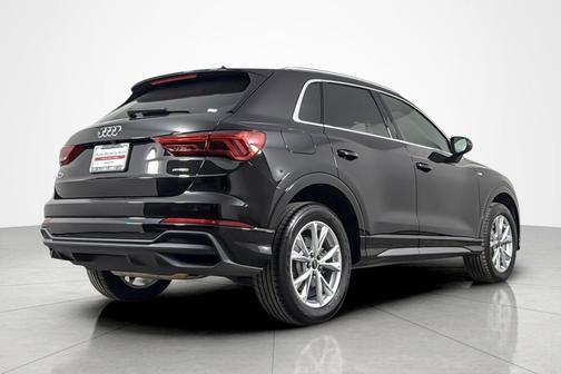 Mythos Black Metallic 2023 Audi Q3 Premium 45 TFSI S line quattro Tiptronic