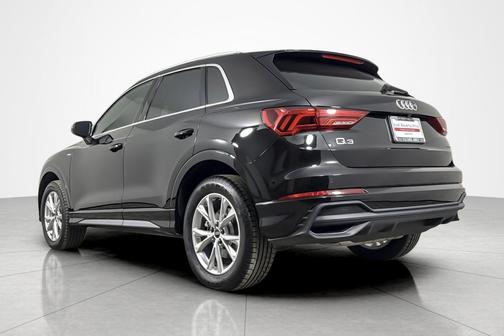 Mythos Black Metallic 2023 Audi Q3 Premium 45 TFSI S line quattro Tiptronic