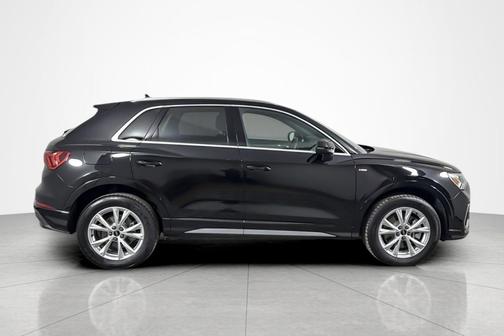 Mythos Black Metallic 2023 Audi Q3 Premium 45 TFSI S line quattro Tiptronic