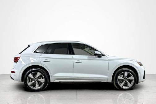 2023 Audi Q5 40 Premium