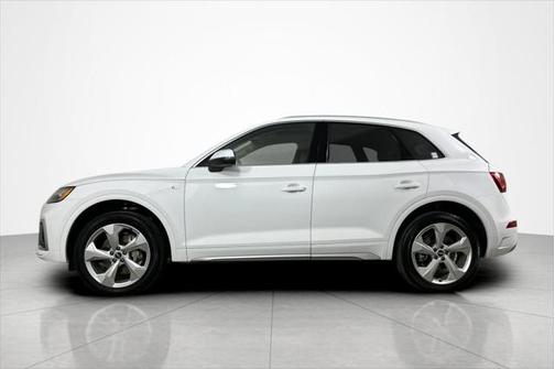 2022 Audi Q5 45 S line Premium Plus