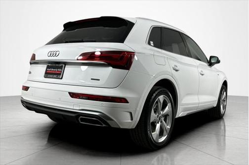 2022 Audi Q5 45 S line Premium Plus