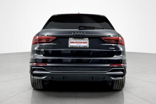 2025 Audi Q3 Premium 45 TFSI S line quattro Tiptronic