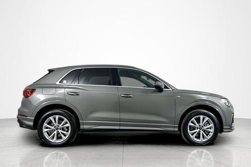 2024 Audi Q3 Premium 45 TFSI S line quattro Tiptronic