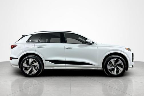 2025 Audi Q6 e-tron Premium quattro