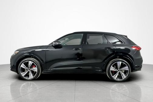 Mythos Black Metallic 2026 Audi SQ5 3.0T Premium Plus