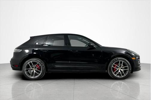 2022 Porsche Macan Base