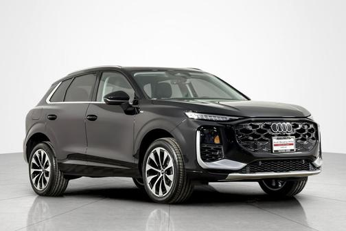 Mythos Black Metallic 2026 Audi Q3 TFSI quattro S tronic