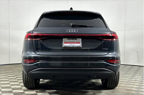 2025 Audi Q6 e-tron Premium Plus quattro