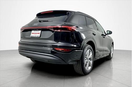 2025 Audi Q6 e-tron Premium Plus