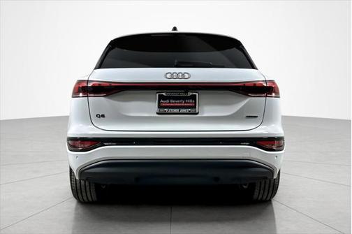 2025 Audi Q6 e-tron Premium Plus quattro