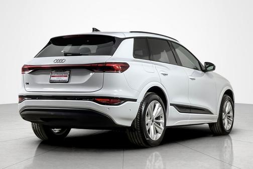 2025 Audi Q6 e-tron Premium