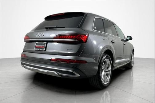 2022 Audi Q7 55 Premium Plus