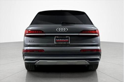 2022 Audi Q7 55 Premium Plus
