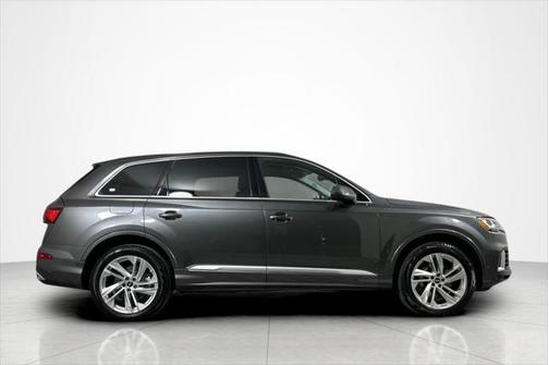 2022 Audi Q7 55 Premium Plus