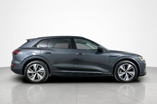 2024 Audi Q8 e-tron Premium