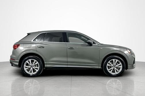 2022 Audi Q3 45 S line Premium
