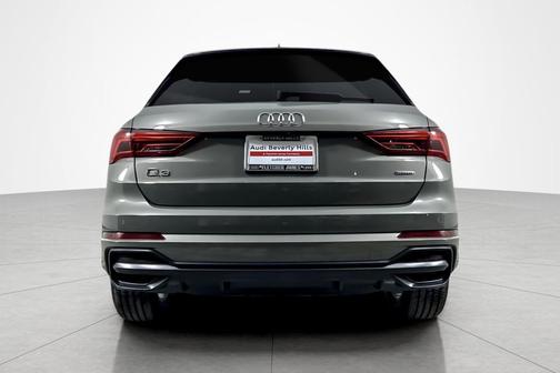 2022 Audi Q3 45 S line Premium