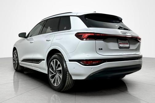 2025 Audi Q6 e-tron Premium quattro