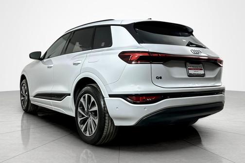 2025 Audi Q6 e-tron Premium quattro