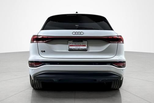 2025 Audi Q6 e-tron Premium quattro