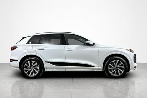 2025 Audi Q6 e-tron Premium quattro