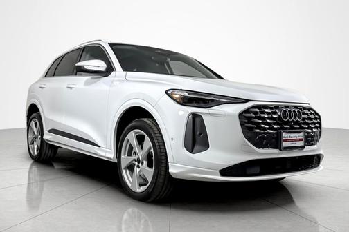 2025 Audi Q5 Premium Plus