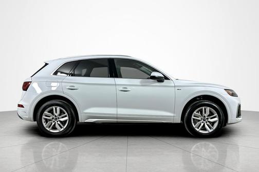 2023 Audi Q5 45 S line Premium