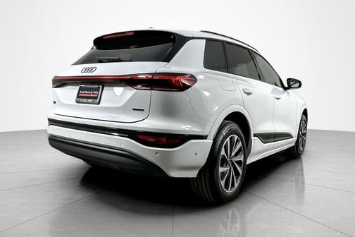 2025 Audi Q6 e-tron Premium quattro