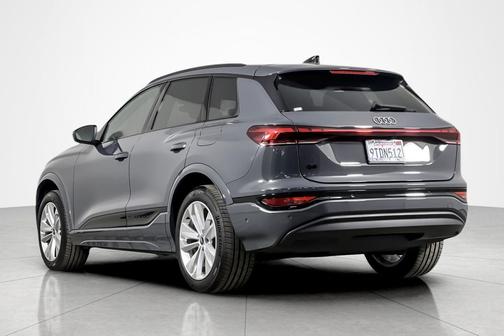 2025 Audi Q6 e-tron Premium