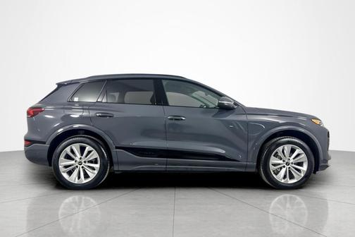 2025 Audi Q6 e-tron Premium