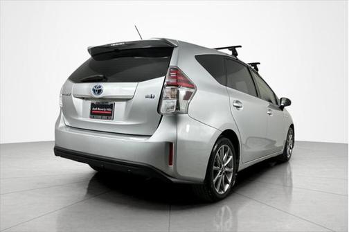 2017 Toyota Prius v Five