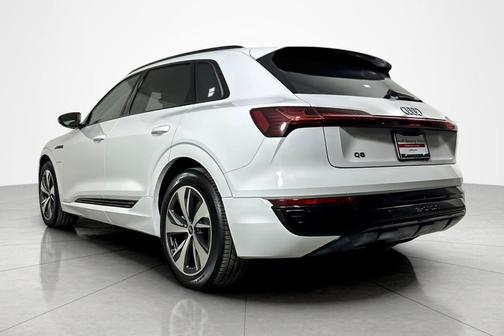 2024 Audi Q8 e-tron Premium