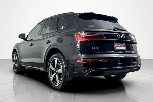 2022 Audi Q5 45 S line Premium Plus