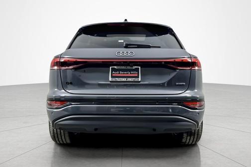 2025 Audi Q6 e-tron Premium quattro