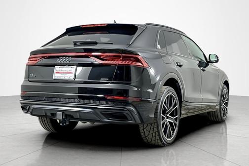 2023 Audi Q8 55 Premium Plus