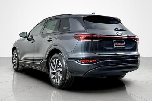 2025 Audi Q6 e-tron Premium quattro
