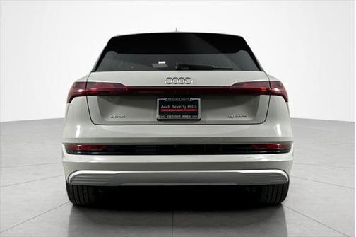 2022 Audi e-tron Premium