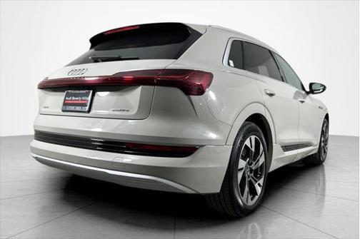2022 Audi e-tron Premium