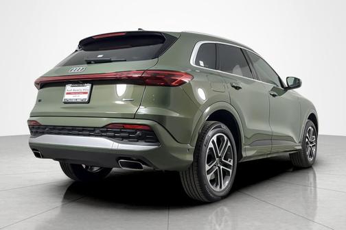 2025 Audi Q5 Premium TFSI quattro S tronic