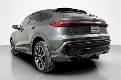 Daytona Gray Metallic 2026 Audi Q5 Sportback Premium Plus TFSI quattro S tronic