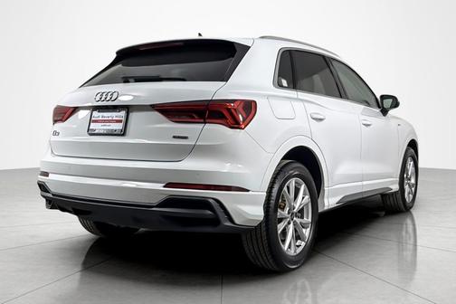 Ibis White 2022 Audi Q3 45 S line Premium