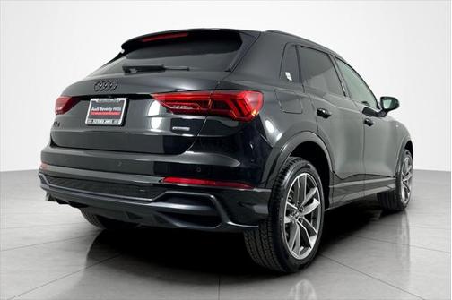 2022 Audi Q3 45 S line Premium