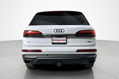 Glacier White Metallic 2026 Audi Q7 45 Premium Plus