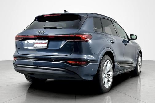 2025 Audi Q6 e-tron Premium