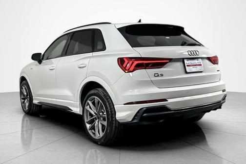 2022 Audi Q3 45 S line Premium